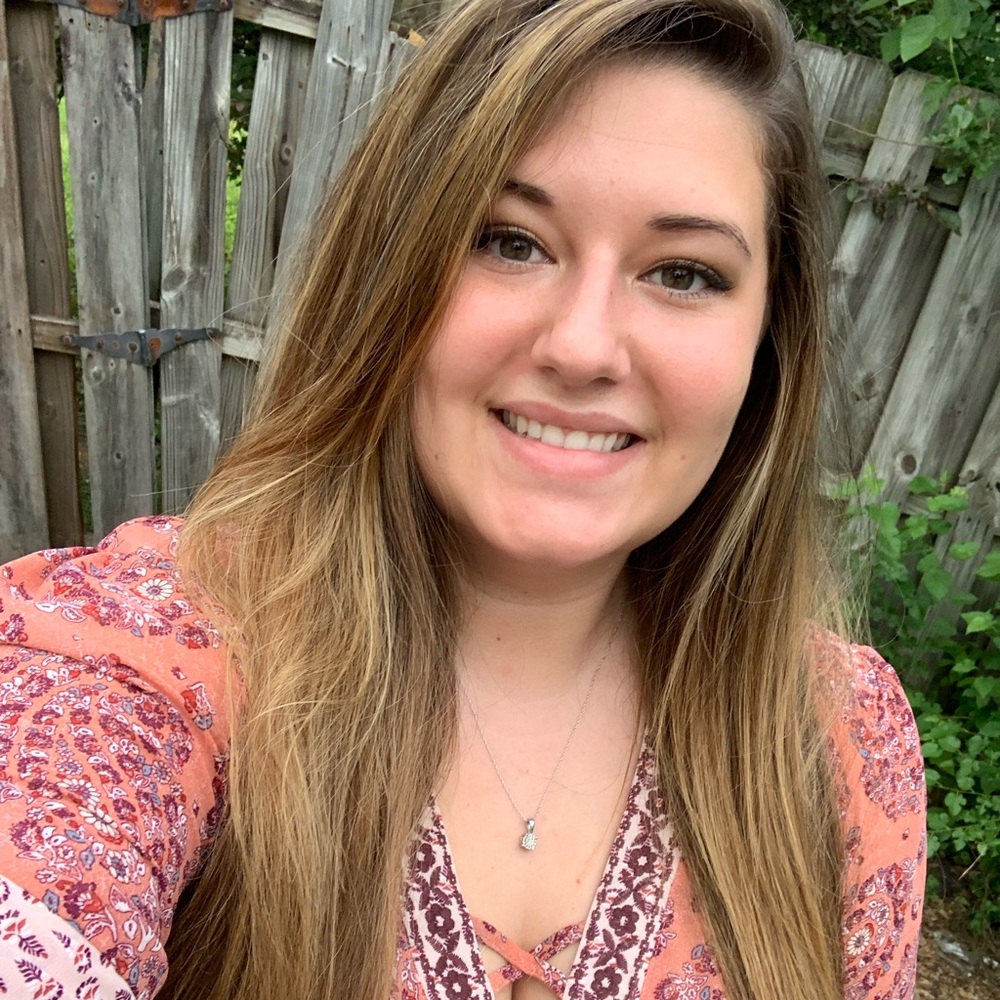Meet your Posher, Danielle
